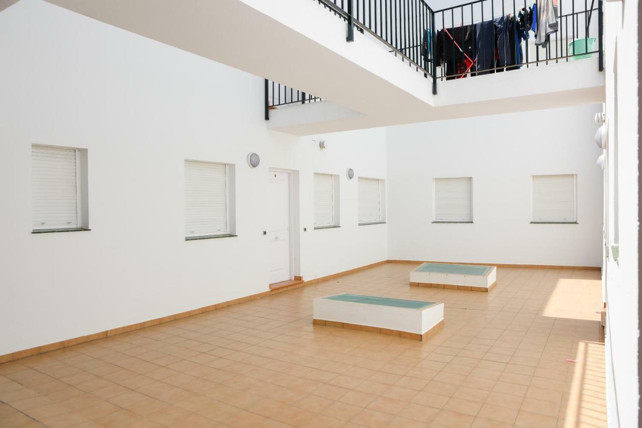 Apartamentos Perez Zara Conil De La Frontera Exterior photo