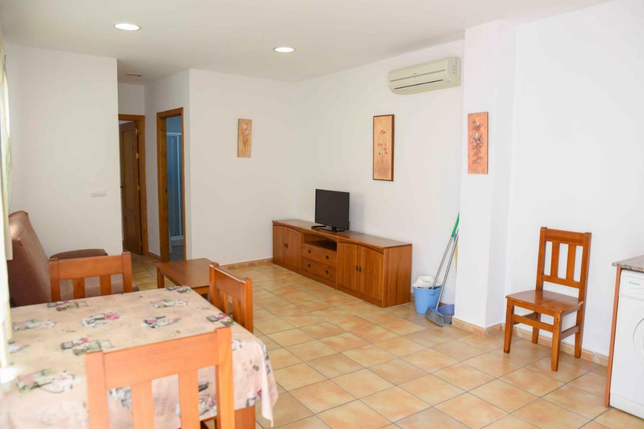 Apartamentos Perez Zara Conil De La Frontera Exterior photo