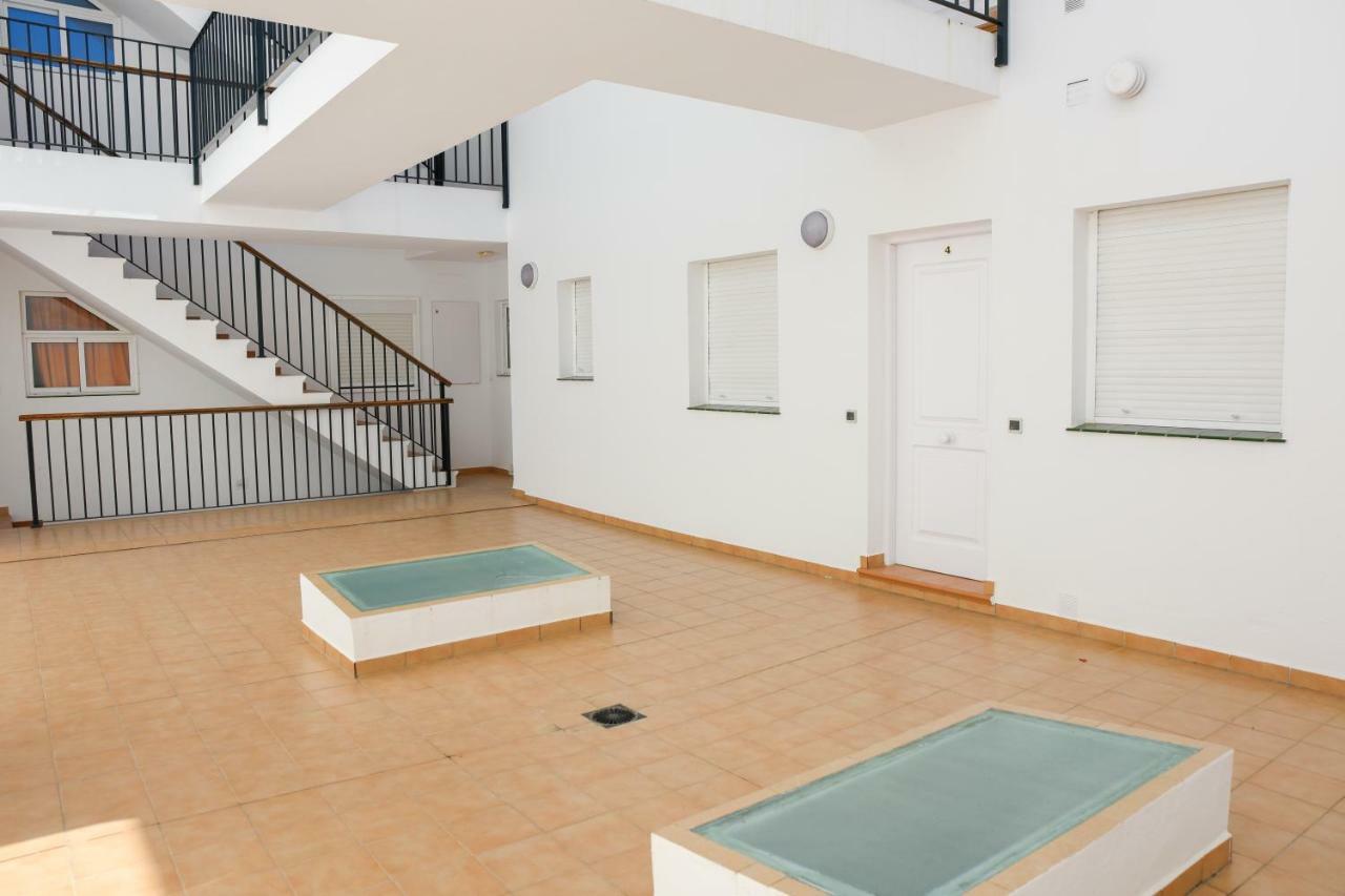 Apartamentos Perez Zara Conil De La Frontera Exterior photo