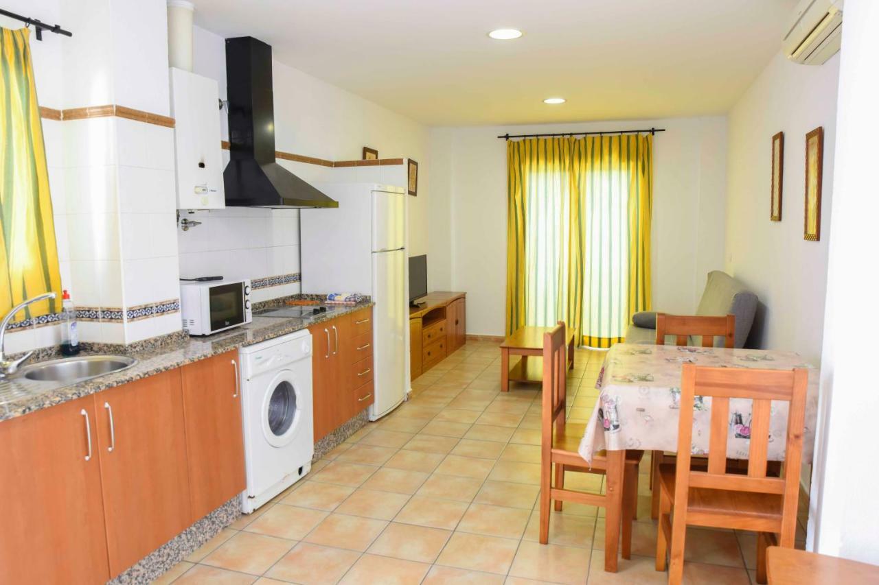 Apartamentos Perez Zara Conil De La Frontera Exterior photo