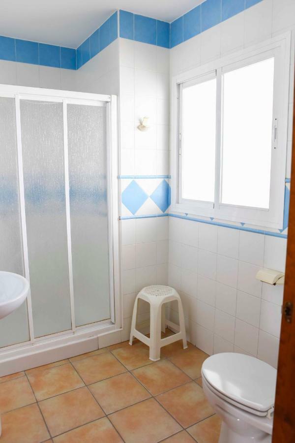 Apartamentos Perez Zara Conil De La Frontera Exterior photo