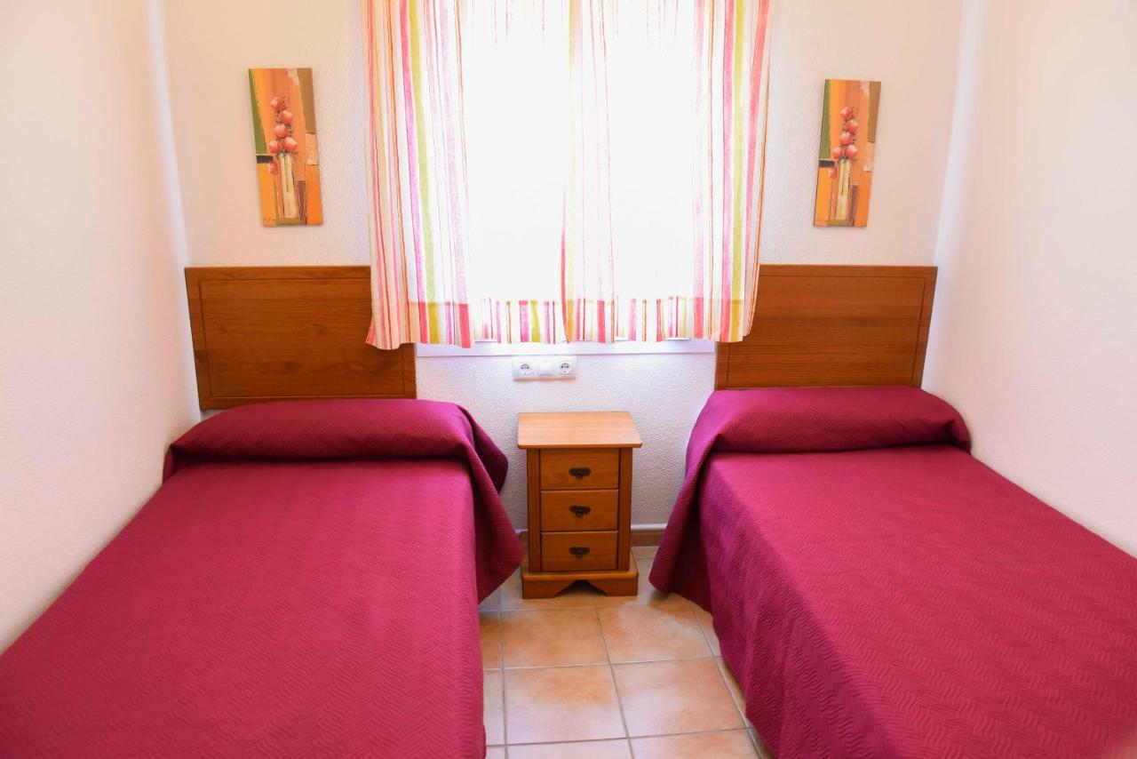 Apartamentos Perez Zara Conil De La Frontera Exterior photo