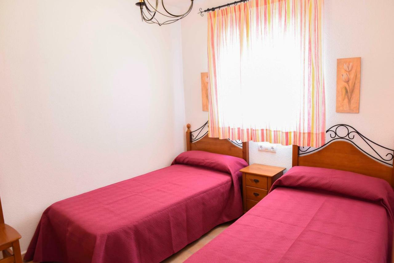 Apartamentos Perez Zara Conil De La Frontera Exterior photo