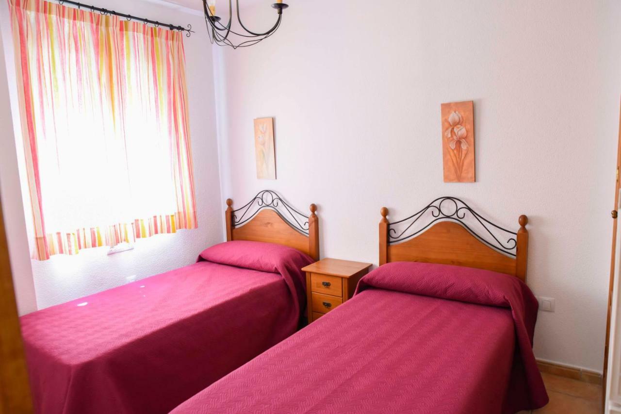 Apartamentos Perez Zara Conil De La Frontera Exterior photo